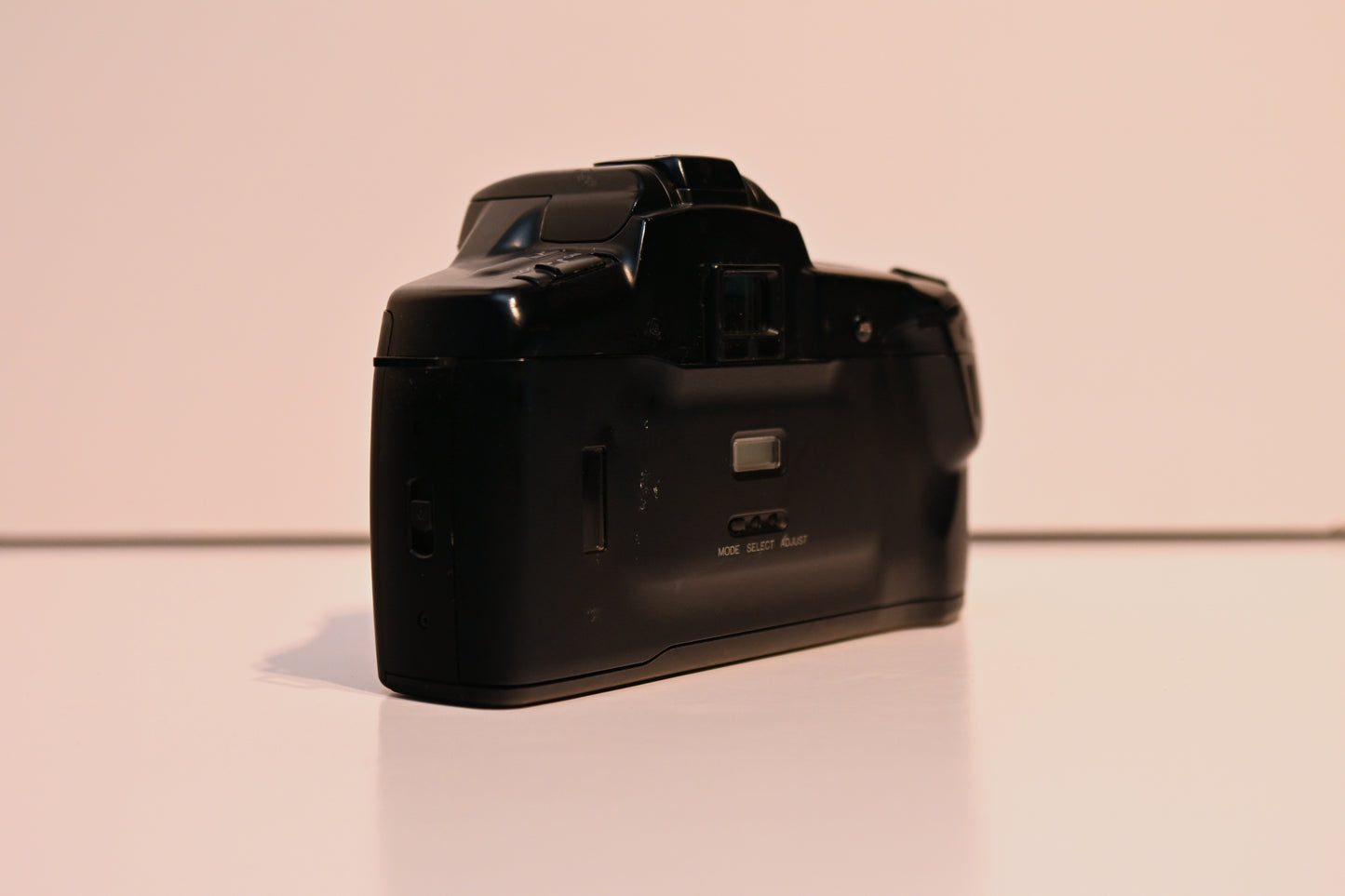 Minolta 7XI - 35mm SLR Camera