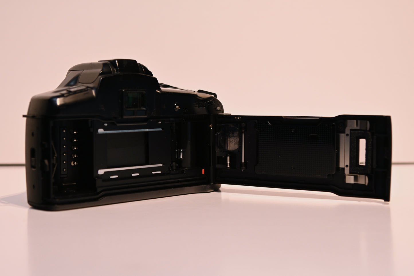 Minolta 7XI - 35mm SLR Camera
