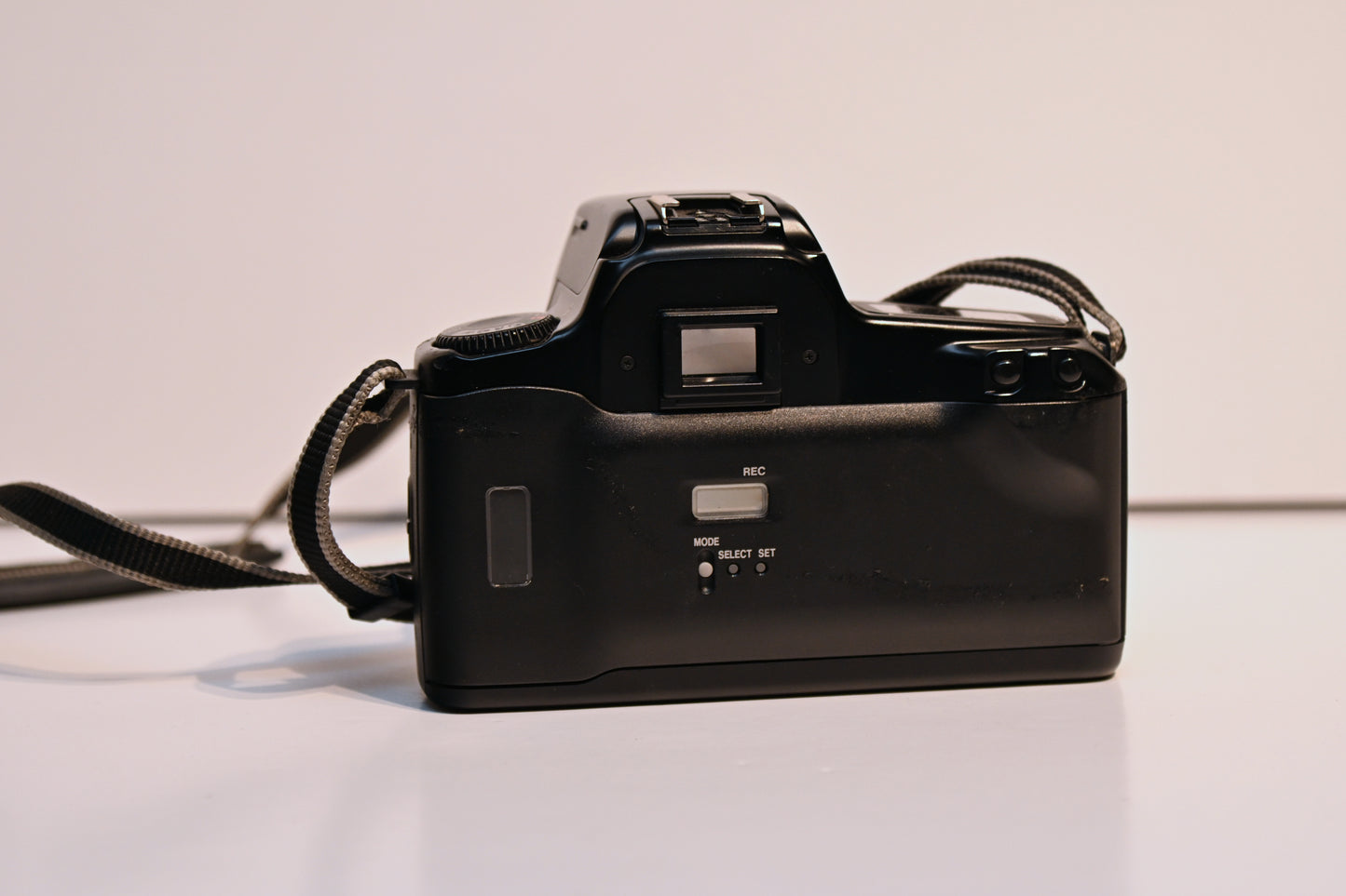 Canon Eos 1000 S - 35mm SLR